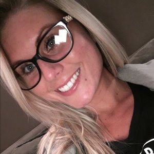 Meet your Posher, Leanna